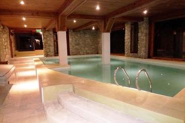 Dos Bahias Lake Resort