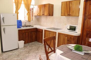 هتل Del Sol Galapagos