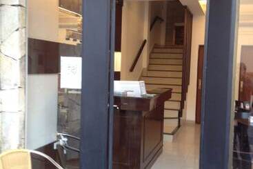 هتل Lorenzo Suites