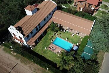 בית מלון כפרי Posada La Candela