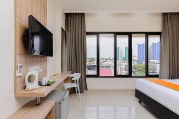 Sans Hotel Green Bekasi By Reddoorz