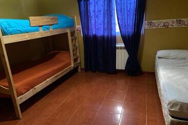 Kaiken   Hostel & Departamentos