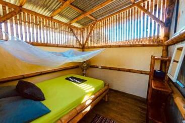 The Mudhouse Hostel Mompiche