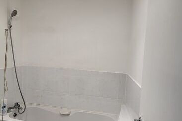 اقامتگاه Impeccable 4 Bed House In Leicester