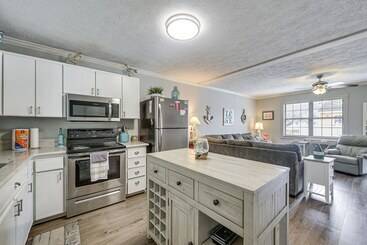 کلبه Sunny North Myrtle Beach Home: Walk To Ocean!