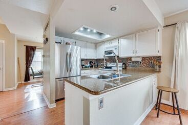 بيت ريفى Arvada Home W/ Patio & Fire Pit ~ 16 Mi To Denver!