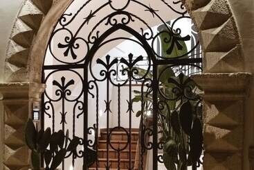 בית מלון כפרי Albergo Diffuso Dimora Rossi Charme B&b