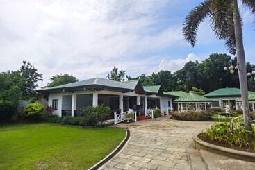 هتل Cabana Republic