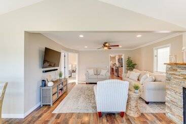 קוטג'' Lakefront Highland Home W/ Dock ~ 2 Mi To Milford!