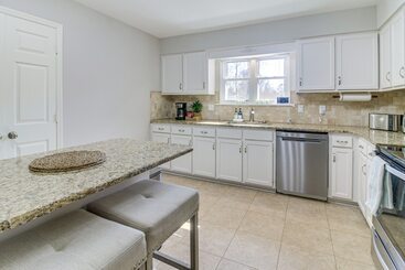 קוטג'' Lovely Charlotte Home W/ Yard: 9 Mi To Uptown!