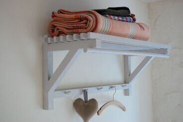 住所  Simple Luxury In Brecon Beacons Village House