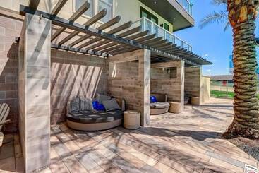 هتل آپارتمان Two Modern Cozysuites At Town Lake