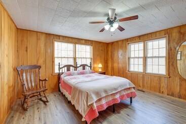 茅舍 Authentic Log Cabin In Pineville ~ 2 Mi To River!