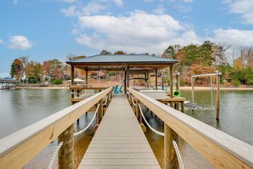 별장 Cheerful Lake Wylie Home With Fire Pit!