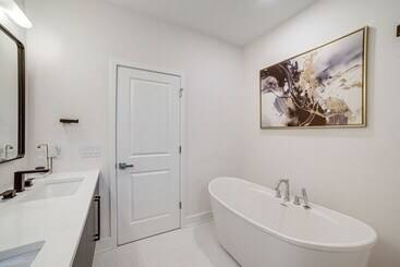 קוטג'' Fennville Vacation Rental: Seasonal Heated Pool!