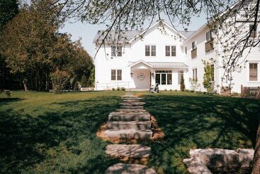 فندق فئة نجمة واحدة Auberge Et Restaurant Mcgowan