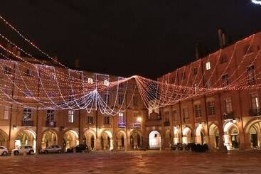 호텔 Dali Hôtel Montauban