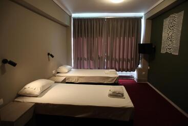 هتل Stay Hybrid Hostel
