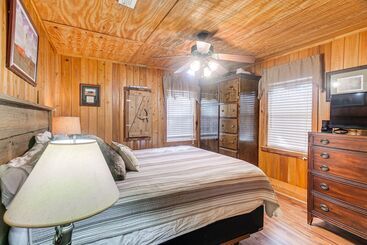 Сельский дом Georgia Lakefront Cabin W/ Fire Pit + Grills!