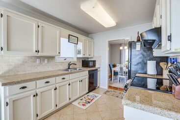 بيت ريفى Riverfront Wilsonville Home W/ Dock & Fire Pit!