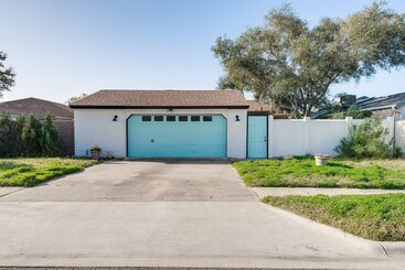 بيت ريفى Scenic Home W/ Private Pool & Dock On Oso Bay!