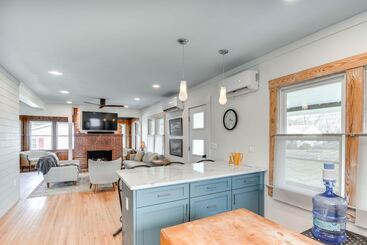 بيت ريفى Virginia Retreat W/ Porch & Grill, Near Beaches!