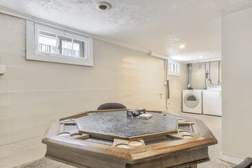 Сельский дом 2br Central Location Big Backyard & Dog Friendly!