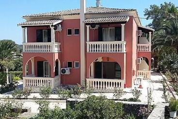 Pierhouse Hotel In Gouvia