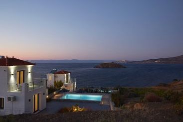 Eleia Seafront Suites & Villas