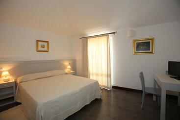 Отель Albergo Residenziale La Corte