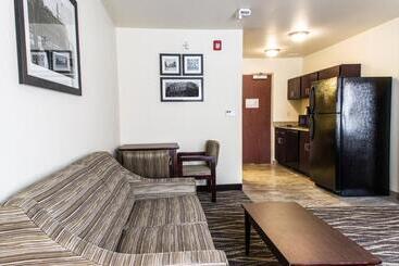 Cobblestone Hotel & Suites   Chippewa Falls