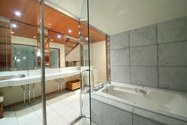 هتل Nishiizu Crystal View