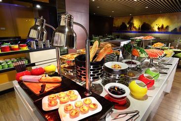 هتل Hampton By Hilton Guangzhou Zhujiang New Town