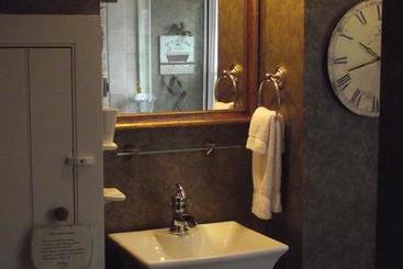 هتل Historic Davy House Bed & Breakfast