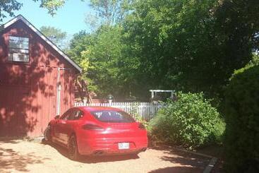 בית מלון כפרי Historic Wilson Guy House