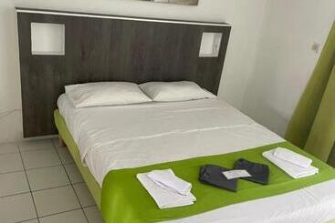 Отель Les Créolines