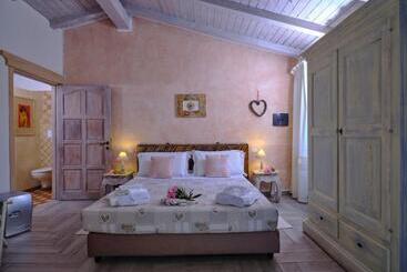 فندق Locanda Murales   Turismo Rurale