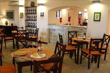 בית מלון כפרי Agriturismo Sirignano Wine Resort