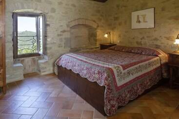 ホテル Castello Di Cisterna