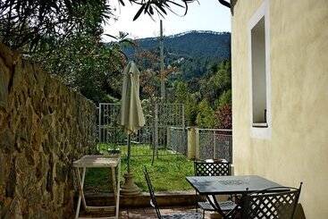 هتل Costa Morroni