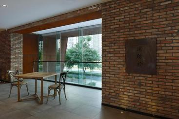 酒店 Ease House Luoyang
