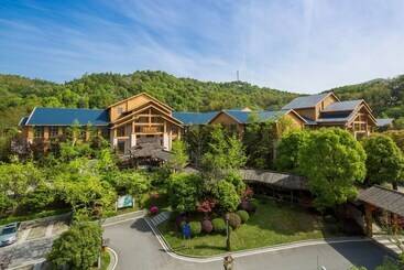 هتل Huitang Huatian Hot Spring Resort