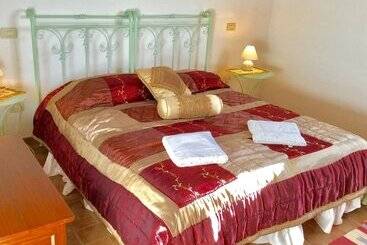 هتل Podere Fornaci