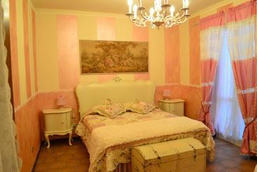 Отель Relais De La Place