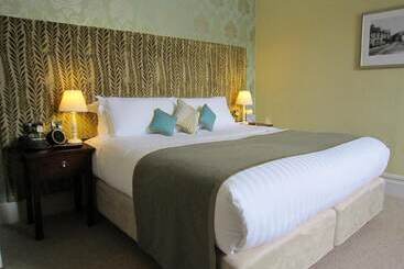 בית מלון כפרי The Three Crowns