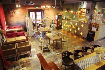 酒店 Buzz Lightyear Youth Hostel