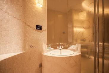 هتل Phoenix Island Resort Sanya