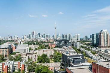 آپارتمان‌های توریست‌ها Gladstone Suites   Toronto Central