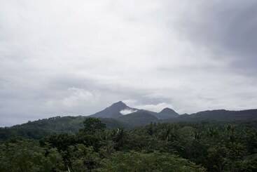 Отель Theview Camiguin