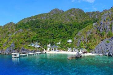 Matinloc Island Resort